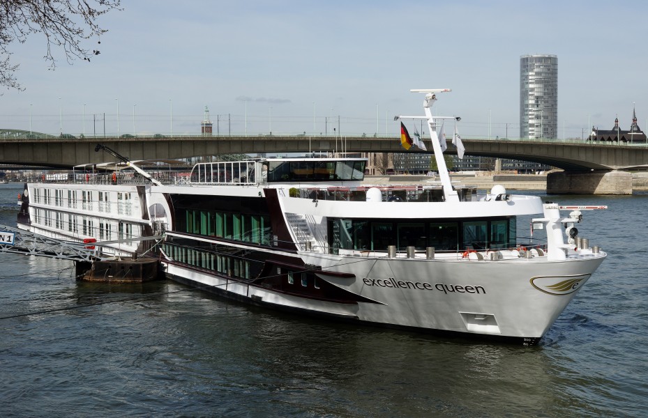 Excellence Queen (ship, 2011) 009