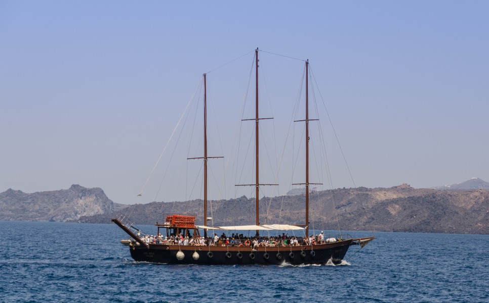 Excursion boat - Athinios port - Santorini - Greece - 01