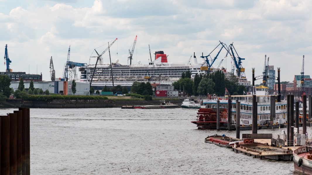 Hamburg, Hafen, Kreuzfahrtschiff -Queen Mary 2- -- 2016 -- 3050