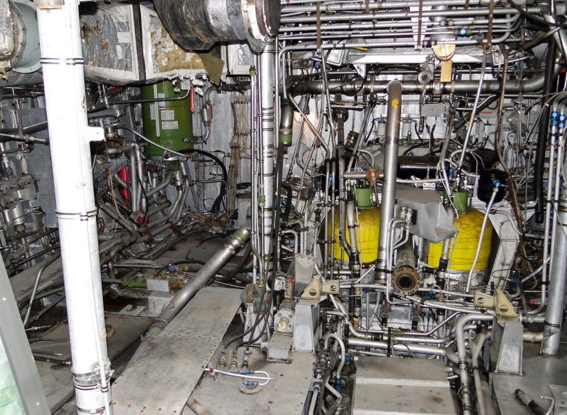 HMCS Bras d'Or engine room 01
