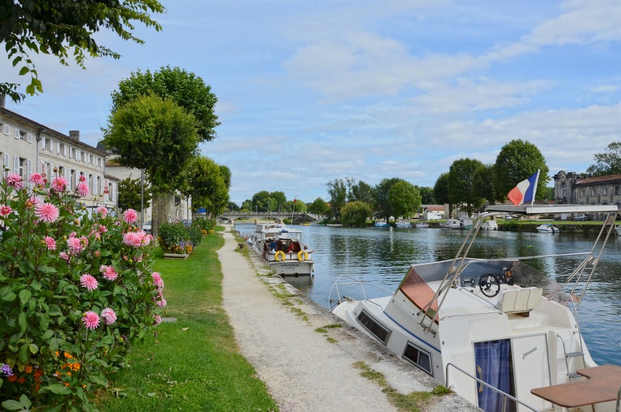 Jarnac 16 Quai de l'Orangerie&bateaux de plaisance 2014