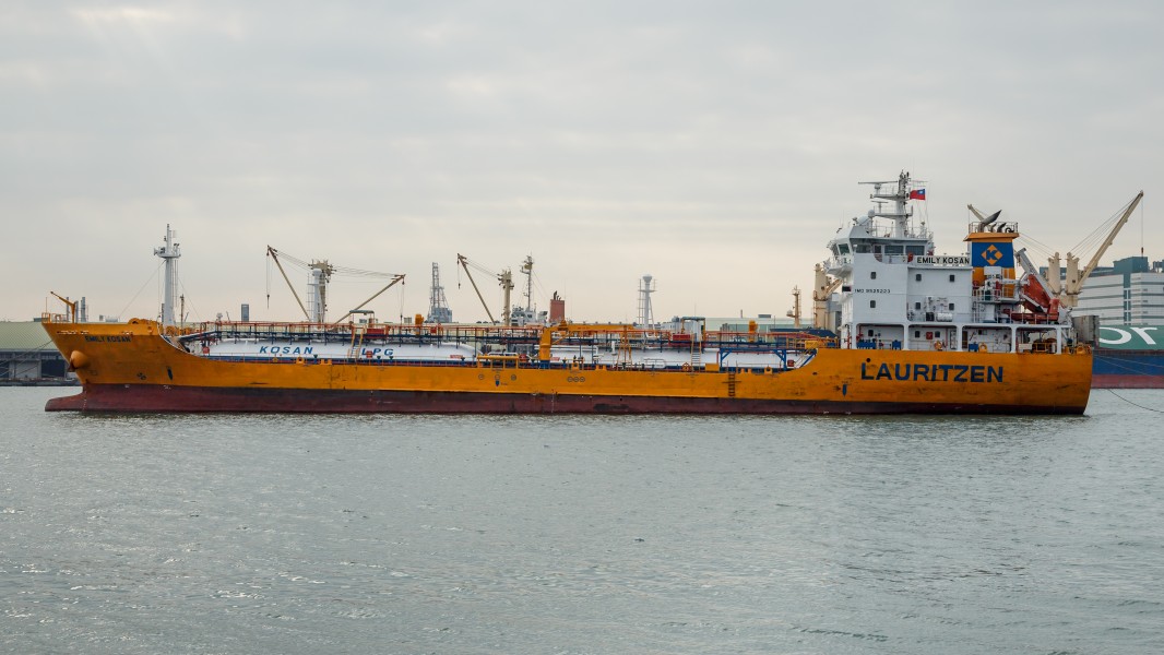 Kaohsiung Taiwan Ship-Emily-Kosan-01