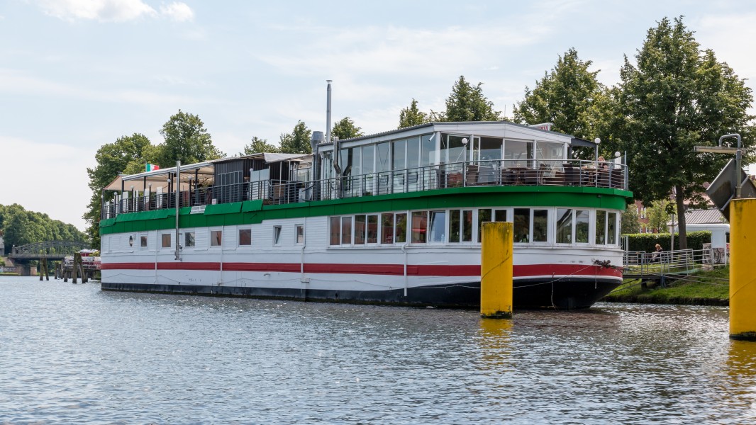 Lübeck, Elbe-Lübeck-Kanal, Betonschiff -Seaside & Riverboat- -- 2017 -- 0275