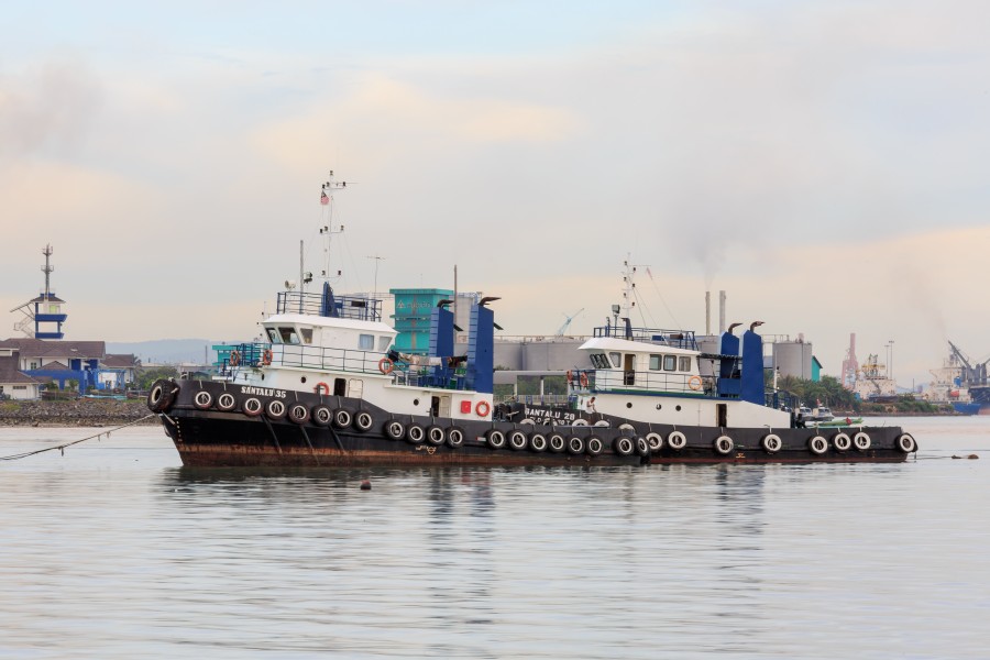 Lahad Datu Sabah Tug-boats-01
