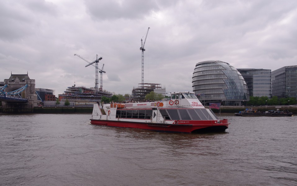 London MMB Y5 River Thames