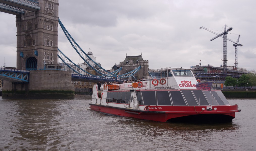 London MMB Y6 Tower Bridge