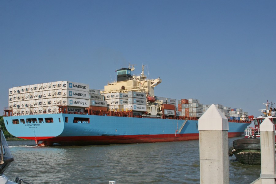 Maersk Virginia at Savannah - IMO 9235531 (4686788921)