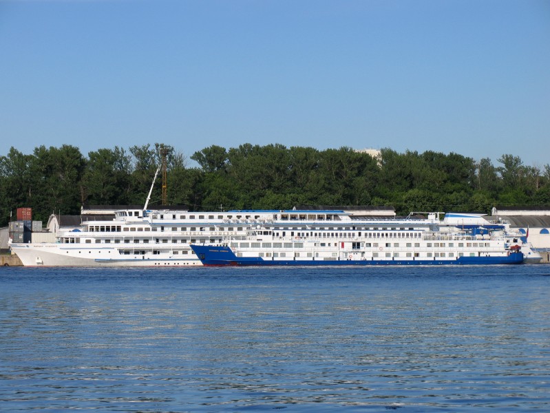 Marshal Koshevoy and Printsessa Anabella in North River Port 17-jun-2012 02