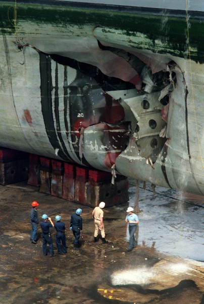 Mine damage to USS Tripoli (LPH-10),1991