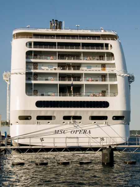 MSC Opera in Kiel 7267177-PSD