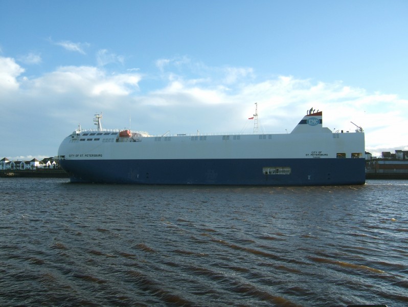 MV City of St. Petersburg leaving Tyne