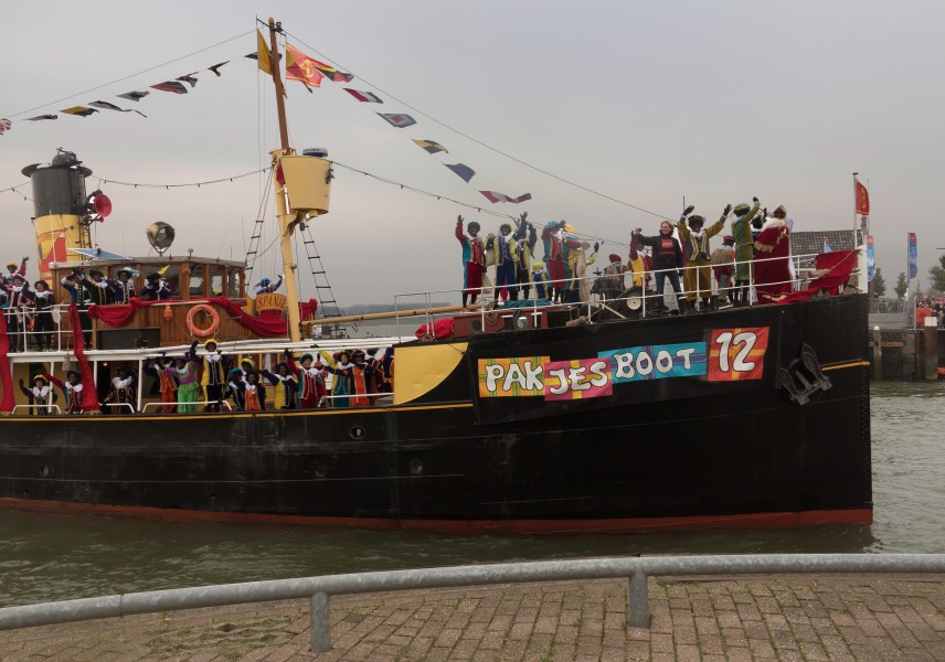 Nationale Intocht Sinterklaas in Maassluis, de Pakjesboot IMG 4628 2016-11-12 11.48