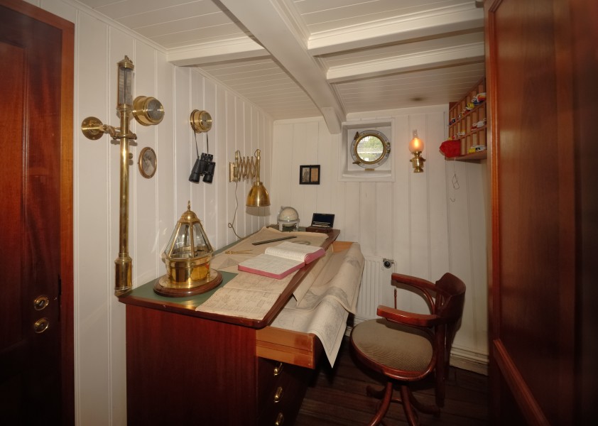 Navigators room Rickmer-Rickmers-DSC 0330w