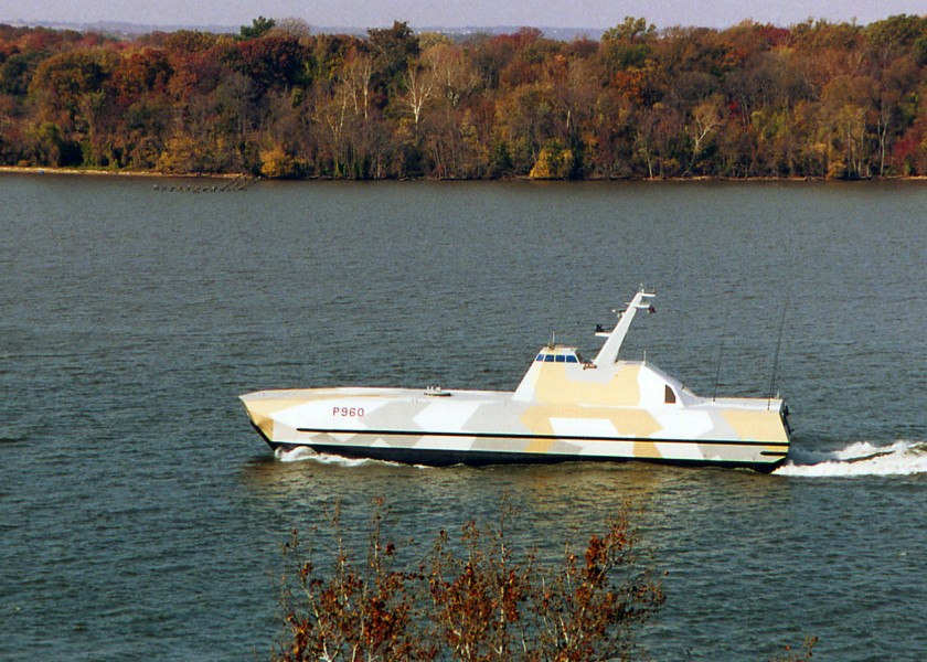 Norwegian missile patrol craft KNM Skjold (P 690) (2 Nov 2001)