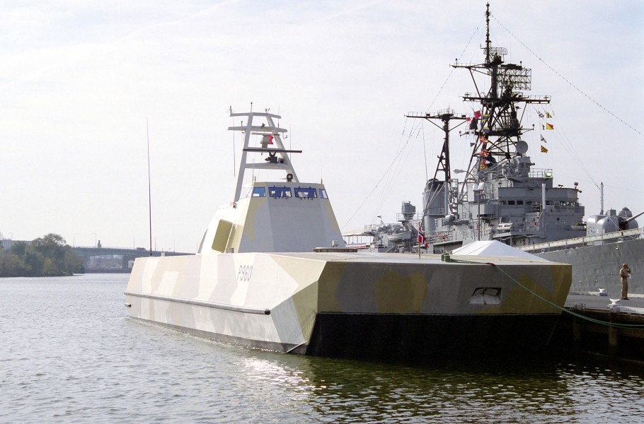 Norwegian missile patrol craft KNM Skjold (P 690) starboard view