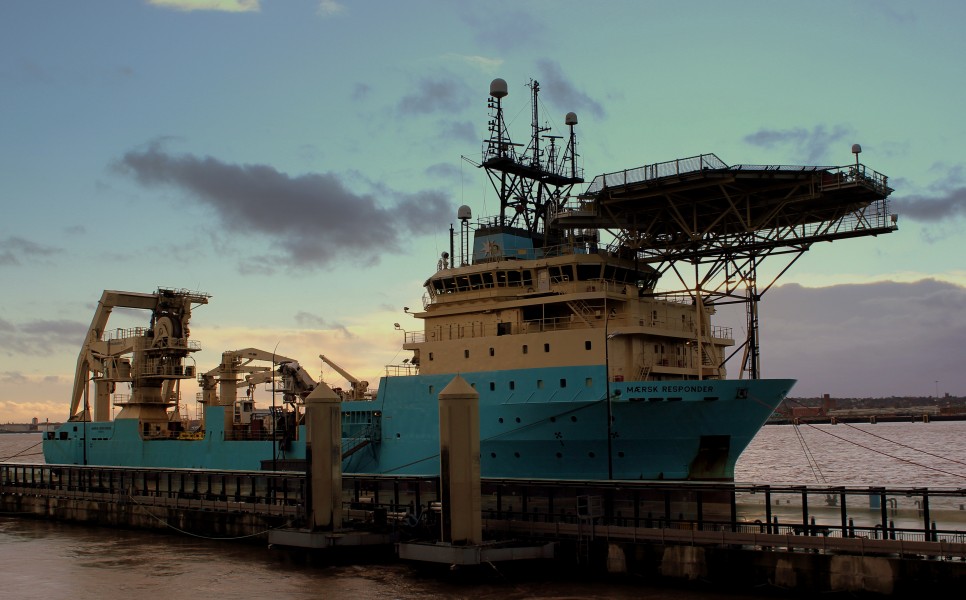 OFFSHORE SUPPLY SHIP THE MEARSK RESPONDER AT THE CRUISE LINER TERMINAL RIVER MERSEY PIER HEAD LIVERPOOL JAN 2014