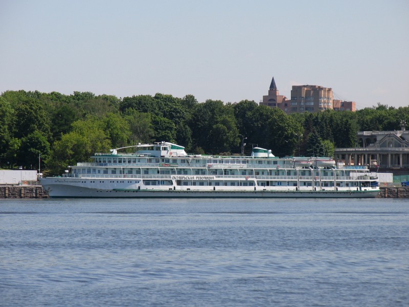 Oktyabrskaya Revolyutsiya in North River Port 5-jun-2012 1