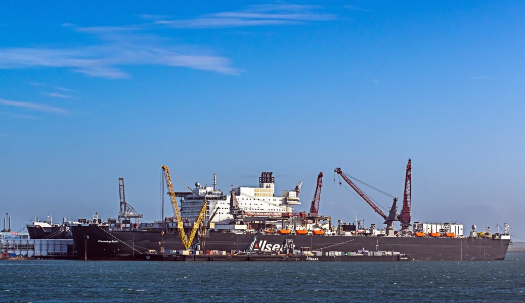 Pioneering Spirit (ship, 2014) 016