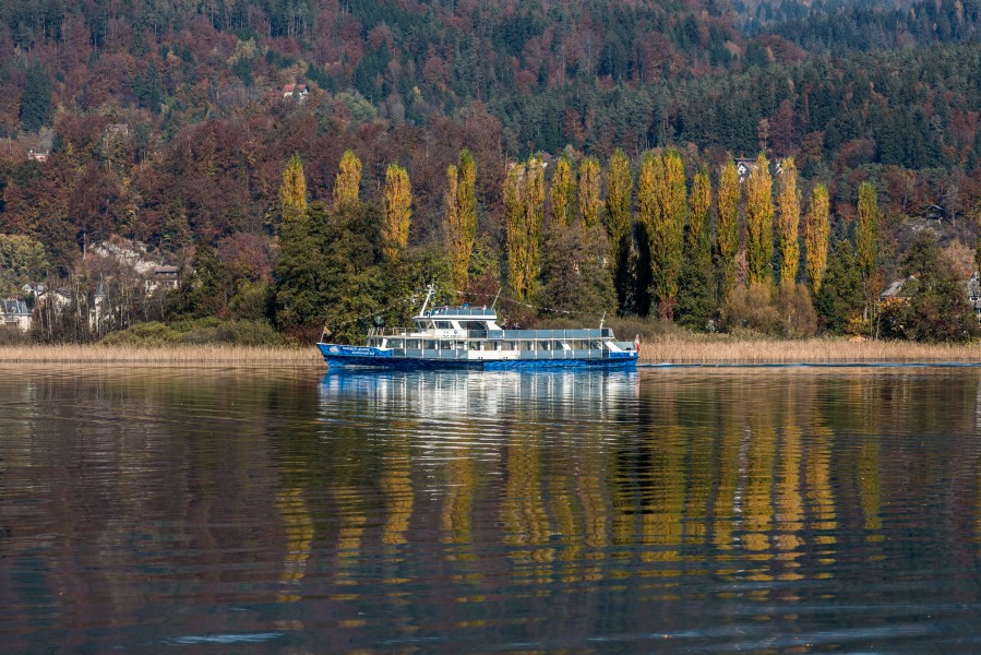 Poertschach Motorschiff Klagenfurt vor der Blumeninsel 20102017 1689