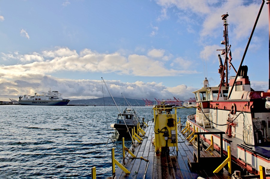 Port of Long Beach LBFD Challenger LB police boat and and Sea Launch Commander