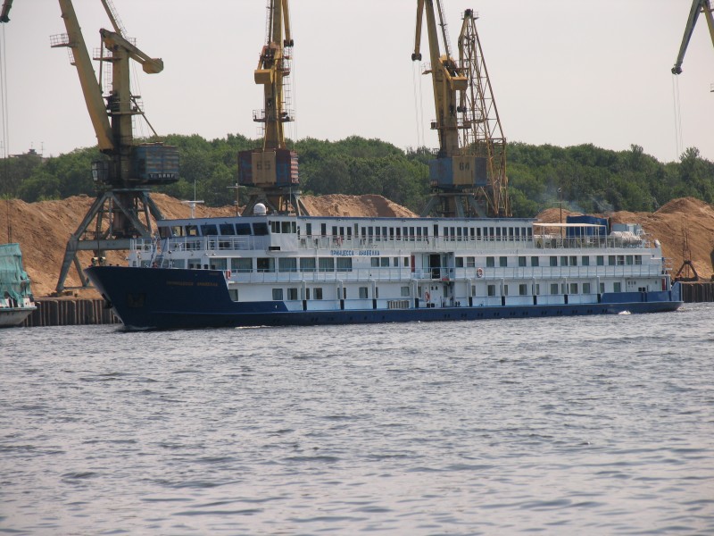 Printsessa Anabella on Khimky Reservoir 29-jul-2012 01