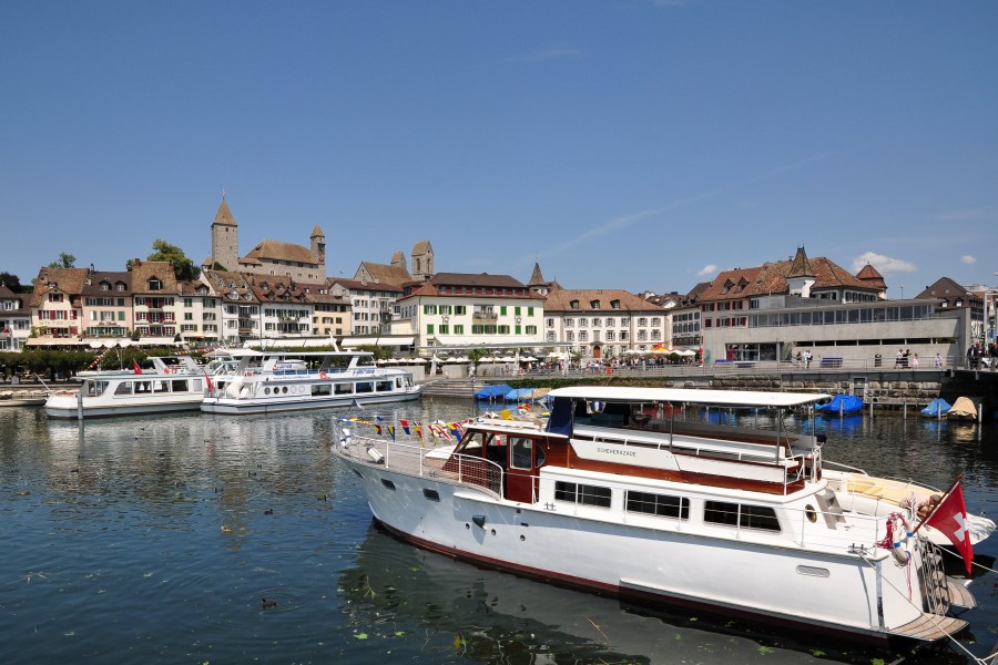 Rapperswil - Hafen-Fischmarktplatz - Seedamm 2011-07-09 14-18-52 ShiftN