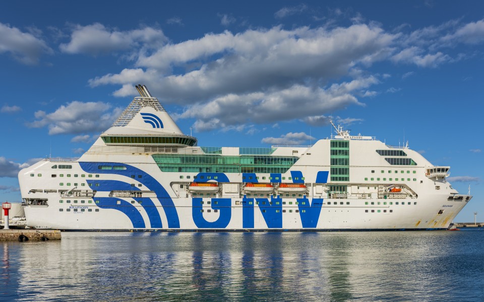 Rhapsody (ship, 1996), Sète cf01