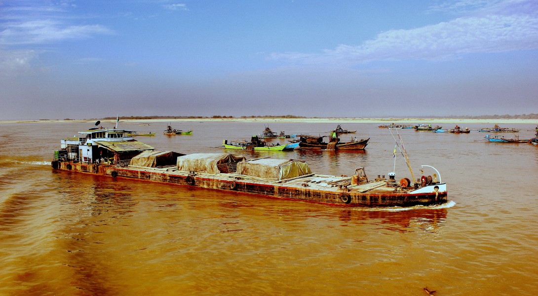 RIVER FERRY JOURNEY FROM BAGAN TO MANDALAY ON THE IRRAWADDY RIVER MYANMAR FEB 2013 (8542358024)