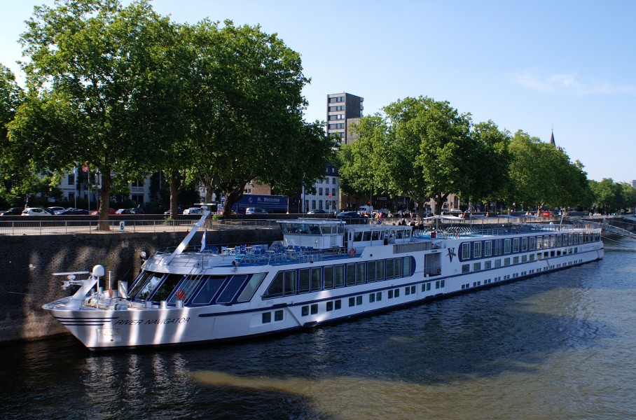 River Navigator (ship, 1999) 001