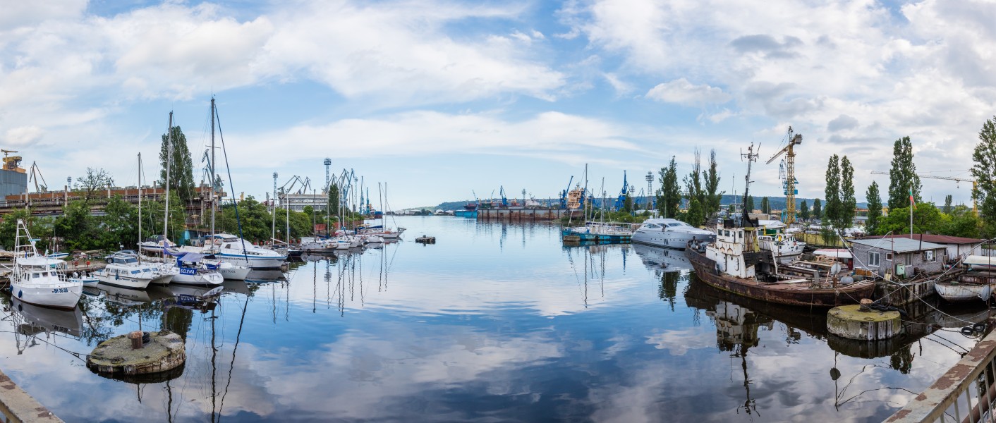 Salida del lago de Varna al mar Negro, Varna, Bulgaria, 2016-05-27, DD 118-120 PAN
