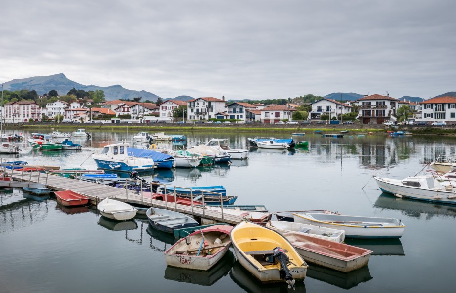 San Juan de Luz - Barcos en el río Nivelle 01