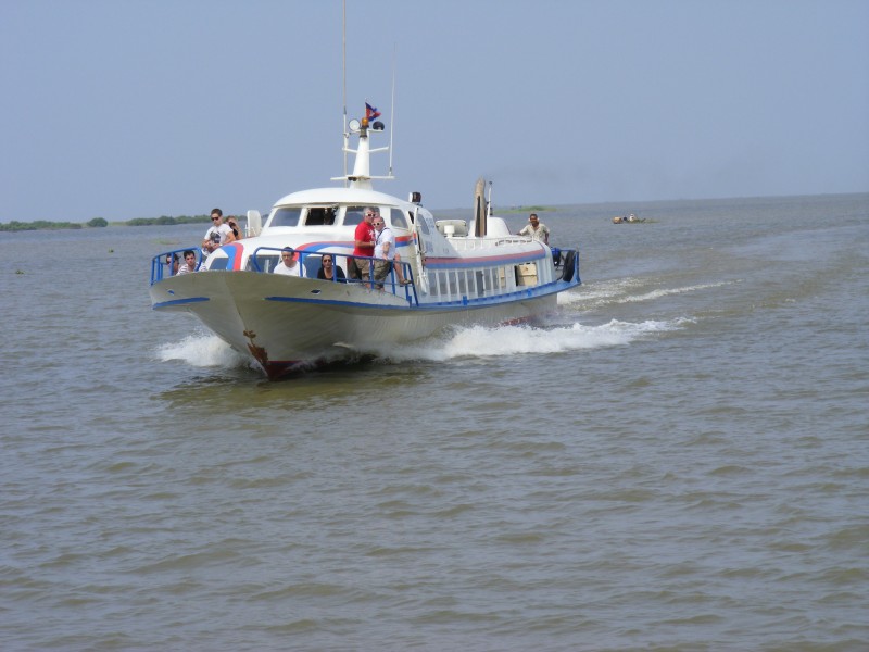 Schnellboot auf dem Tonle Sap
