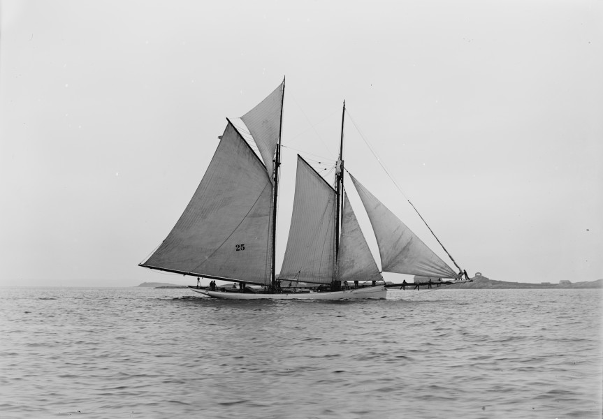 Schooner Mayflower-01