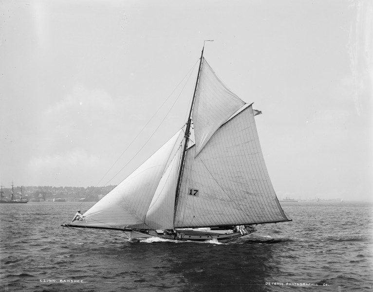 Sloop Banshee-1