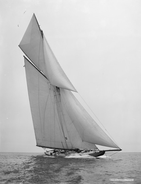 Sloop Independence