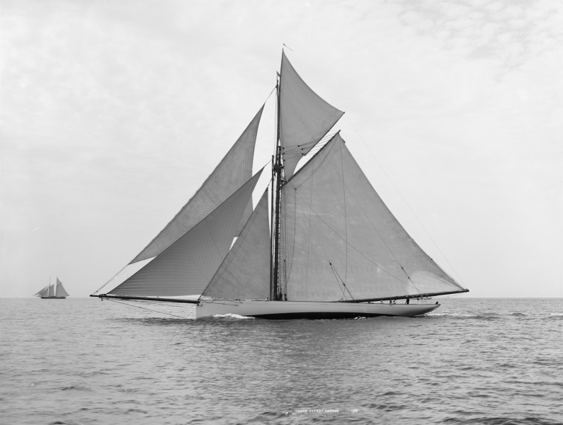 Sloop Mayflower-4