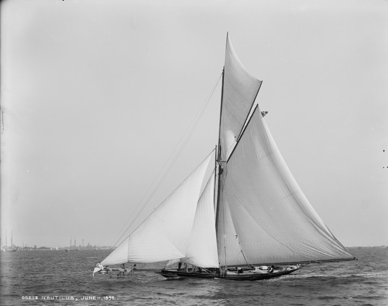 Sloop Nautilus-2