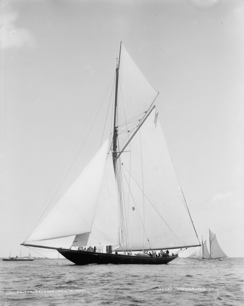 Sloop Navahoe-2