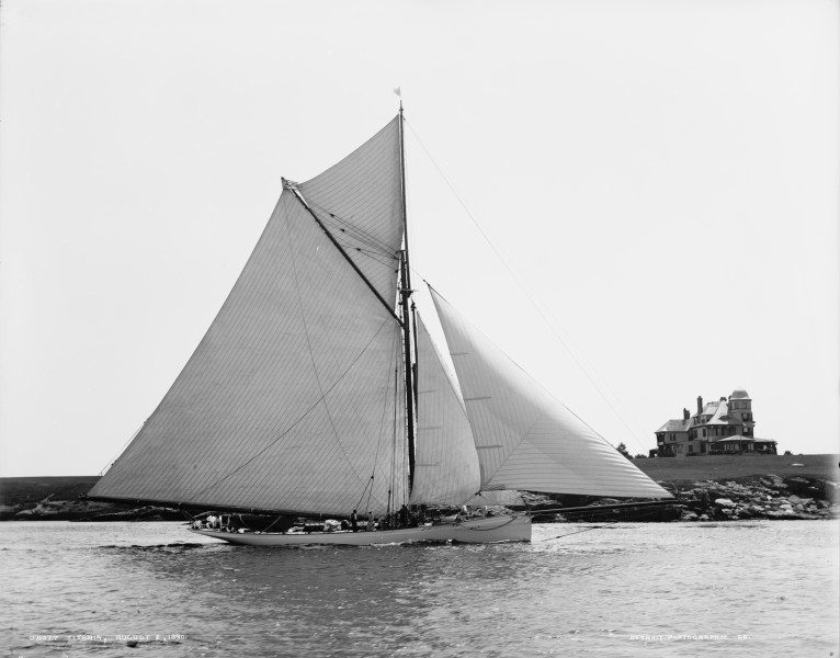 Sloop Titania-1