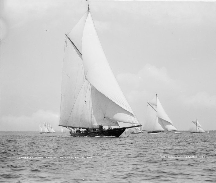 Sloops Navahoe & Volunteer