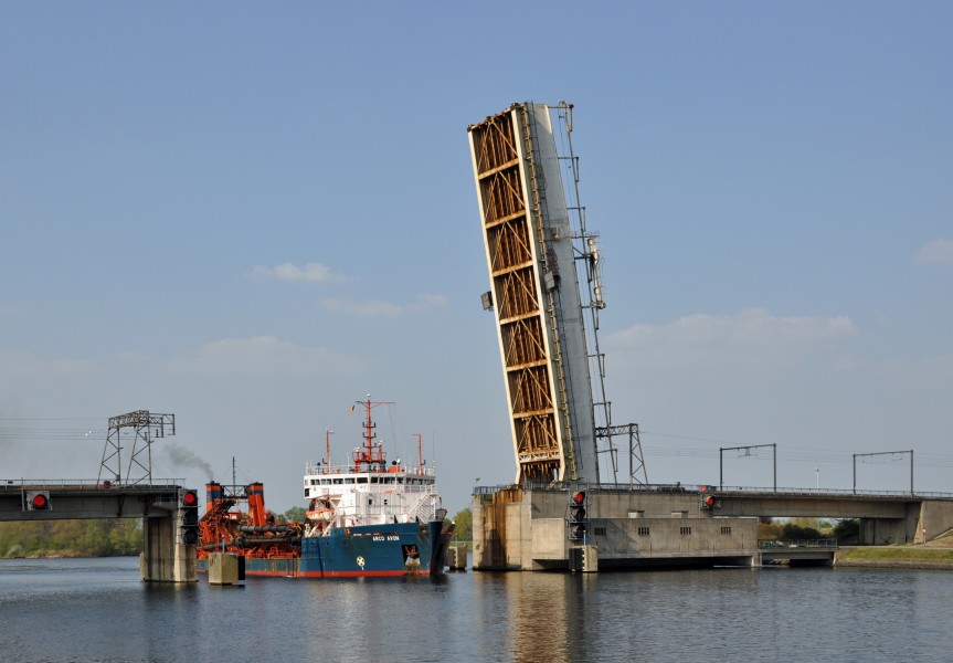 Spoorbrug Boudewijnkanaal R02