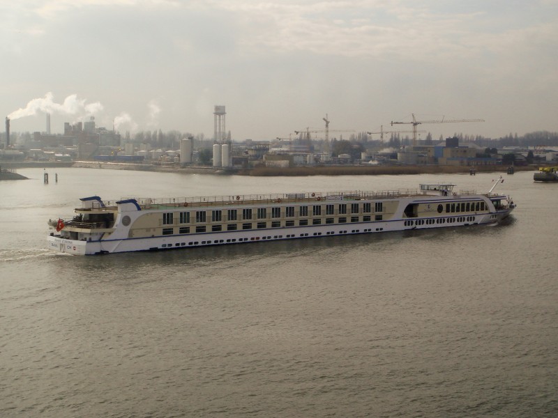 Swiss Corona (ship, 2004) 004