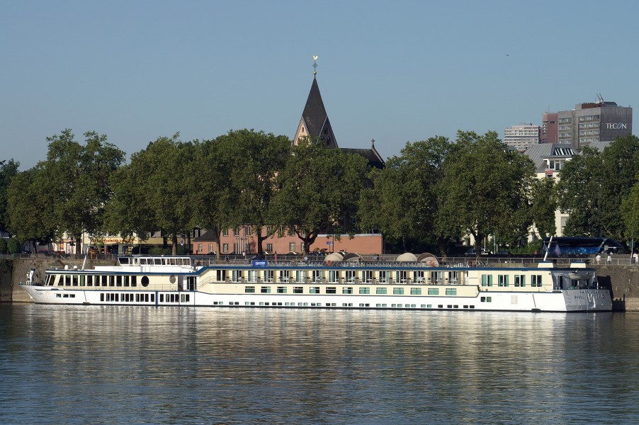 Swiss Crown (ship, 2000) 005