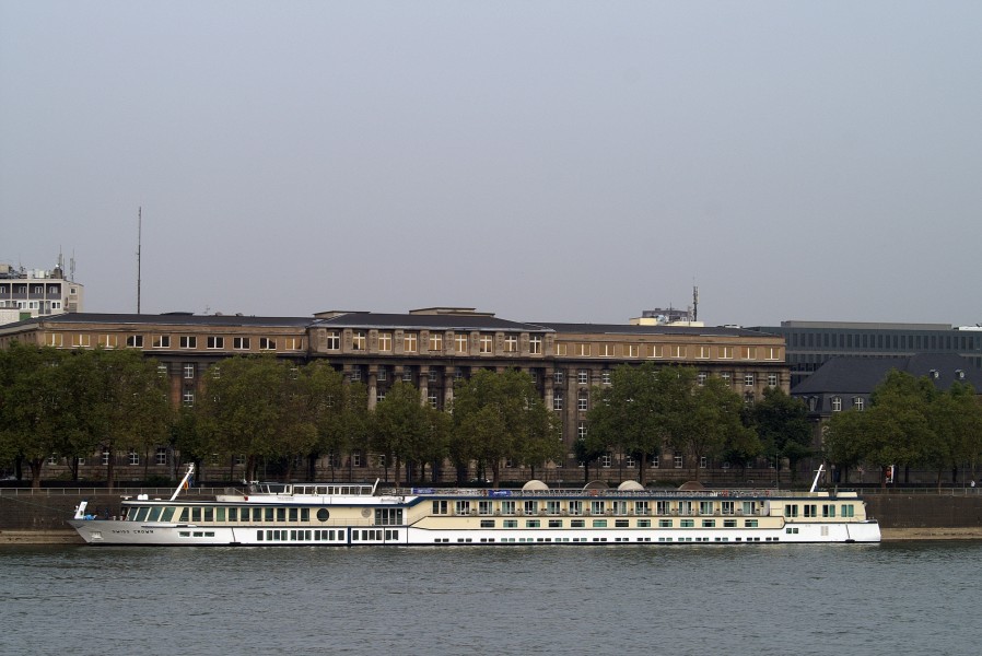 Swiss Crown (ship, 2000) 007