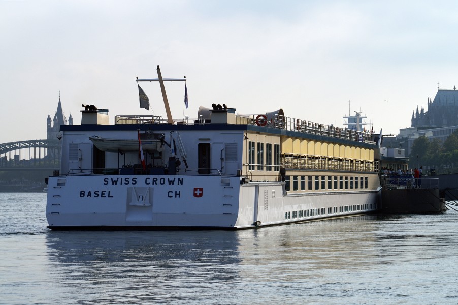 Swiss Crown (ship, 2000) 011