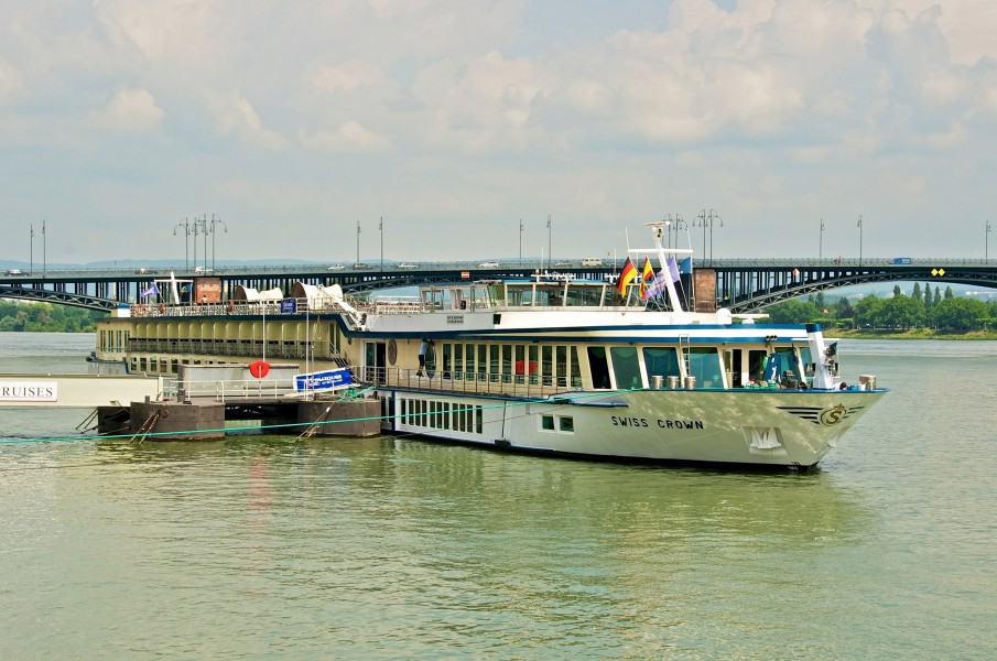 Swiss Crown (ship, 2000) 014