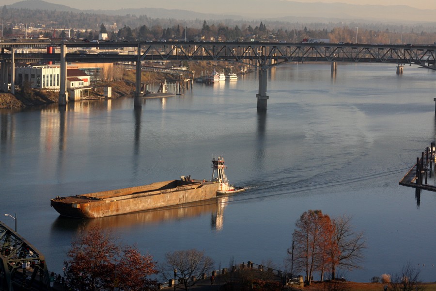 Tug & barge, willamette river -c
