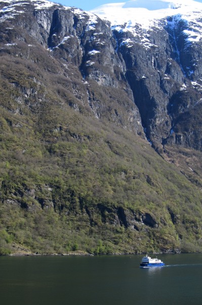 Turistferje på Nærøyfjorden
