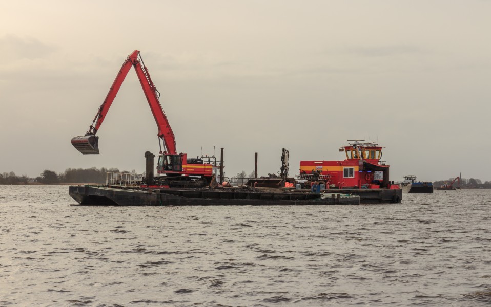 Uitbaggeren Langweerderwielen vanaf Motorvrachtschip Hector uit lelystad 10