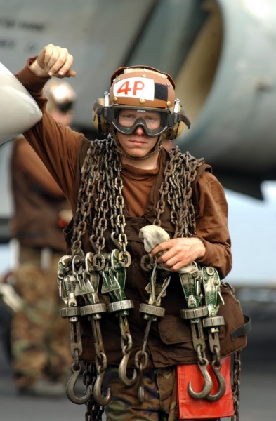 US Navy 021102-N-4309A-001 plane captain